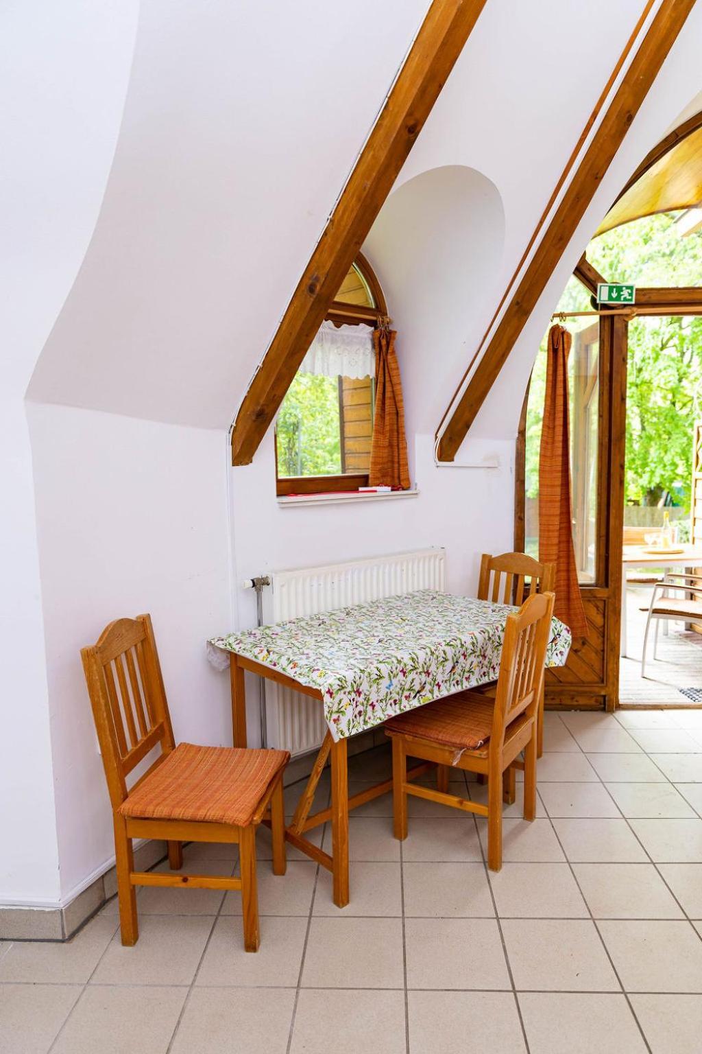 Gesztenye Nyaralopark Balatonudvari Buitenkant foto