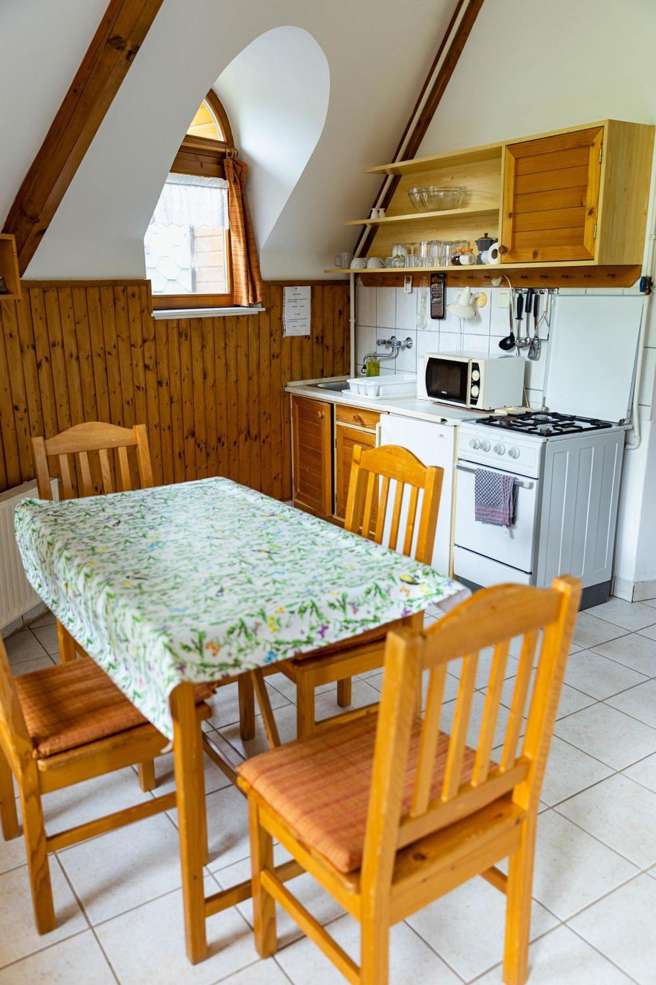 Gesztenye Nyaralopark Balatonudvari Buitenkant foto
