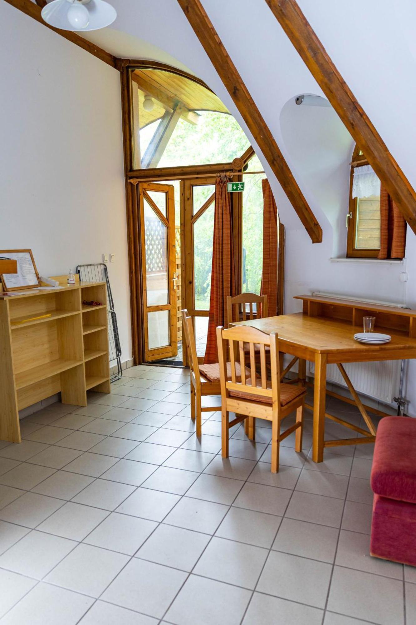 Gesztenye Nyaralopark Balatonudvari Buitenkant foto