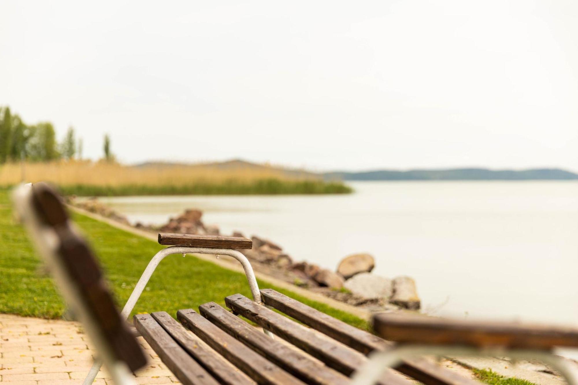 Gesztenye Nyaralopark Balatonudvari Buitenkant foto