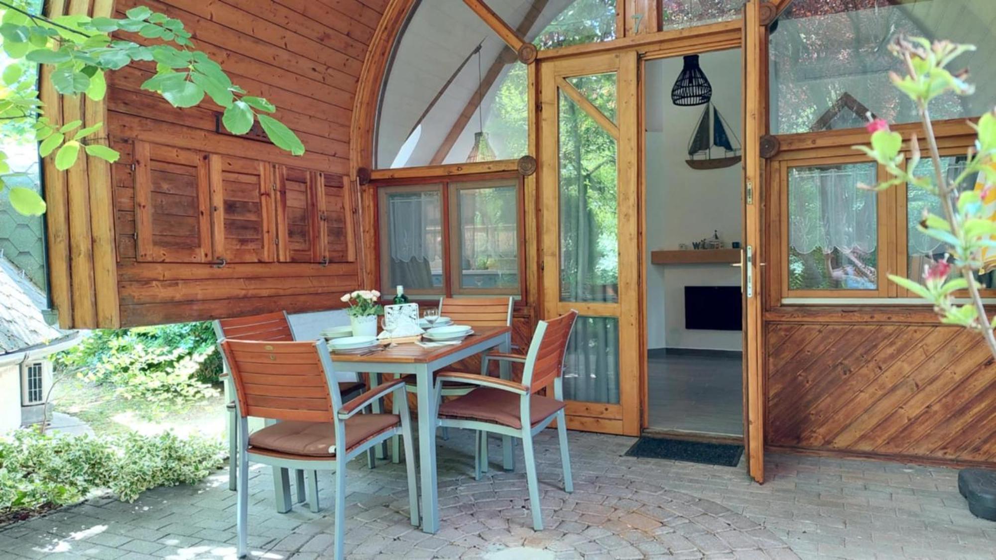 Gesztenye Nyaralopark Balatonudvari Buitenkant foto